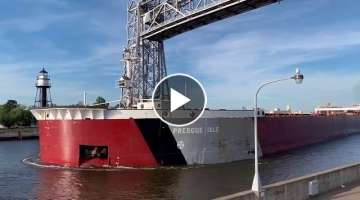 1,000-foot Presque Isle scrapes base of Duluth Ship Canal pier